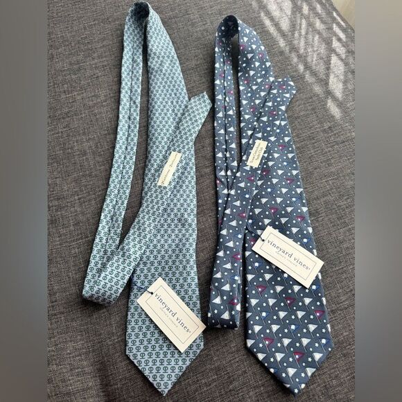 VINEYARD VINES Two New Men’s Ties - Picture 1 of 8